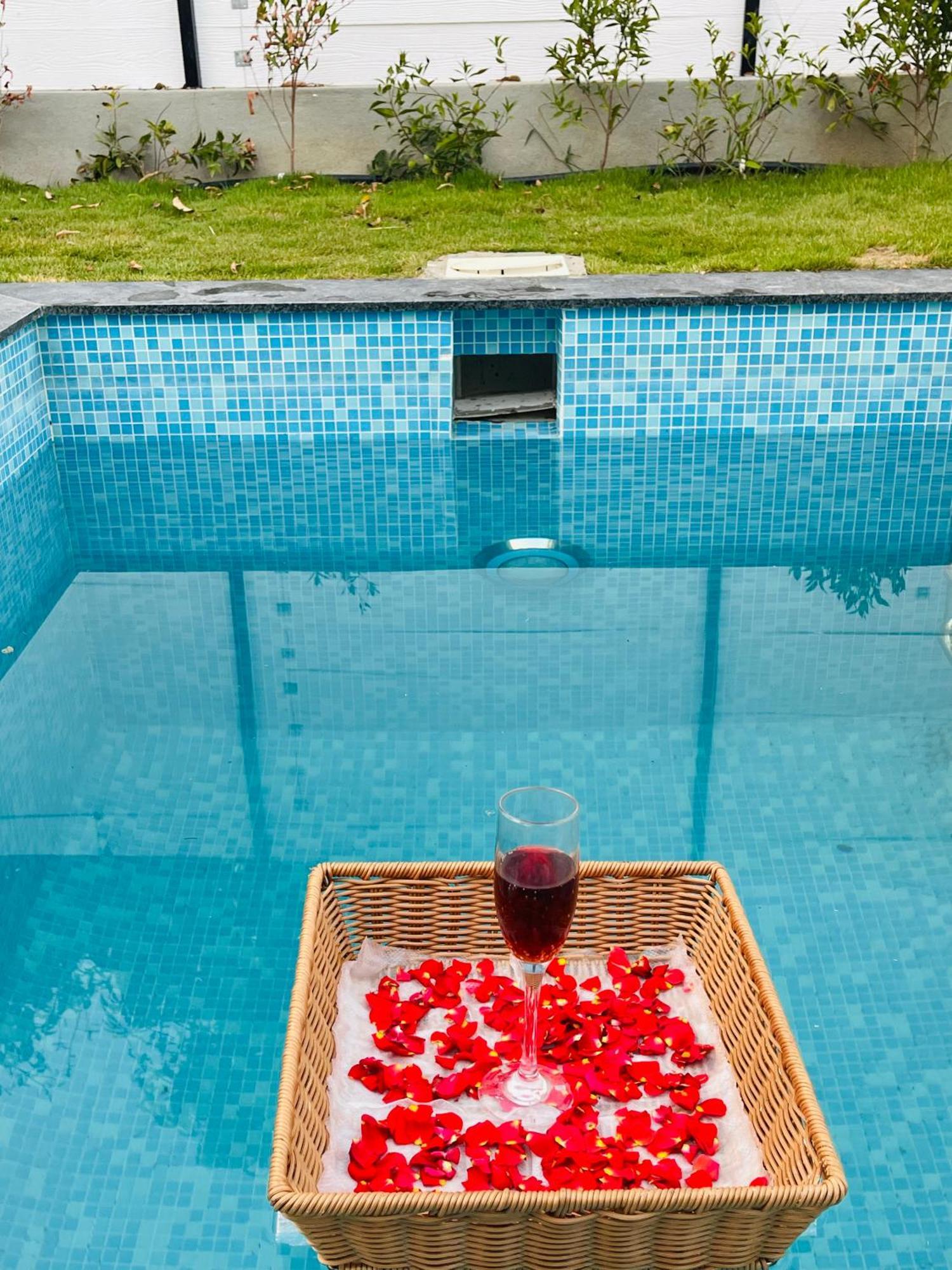 Aura Farms - Private Pool Cottages Rāmanagaram Exterior foto